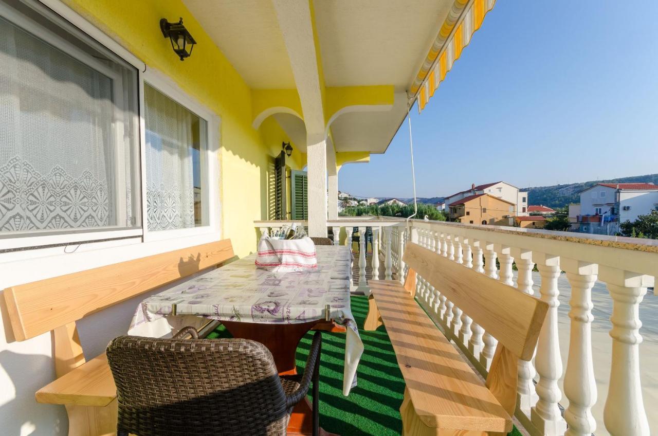Apartments Boza Lopar Exterior photo