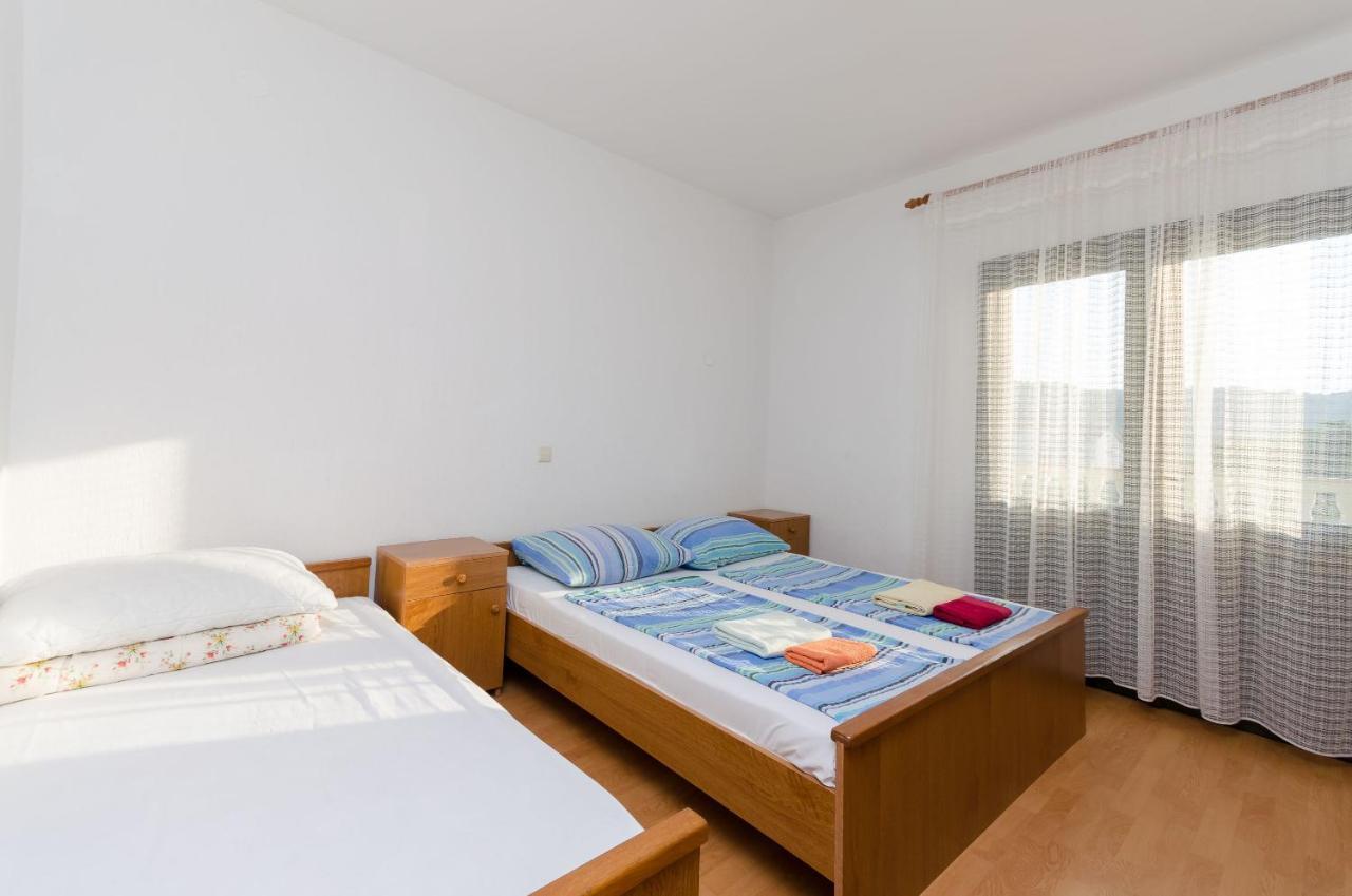 Apartments Boza Lopar Exterior photo
